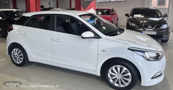 Hyundai i20 1200 85 CV ESSENCE de 2017 con 106.741 Km por 9.900 EUR. en Tenerife