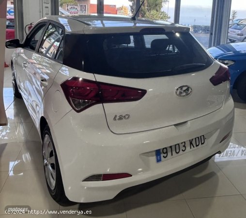 Hyundai i20 1200 85 CV ESSENCE de 2017 con 106.741 Km por 9.900 EUR. en Tenerife