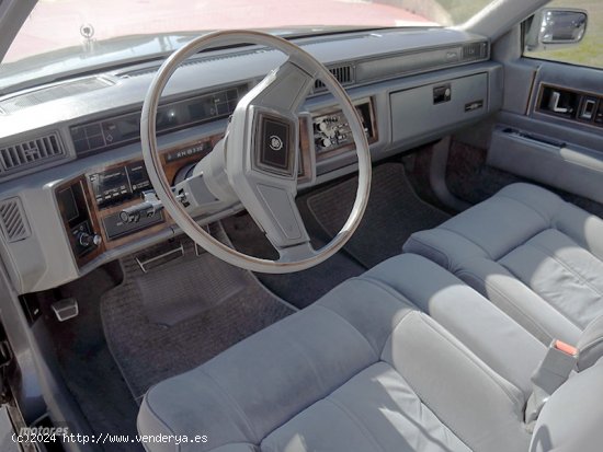 Cadillac Deville Sedan de 1989 con 184.736 Km por 8.500 EUR. en Madrid