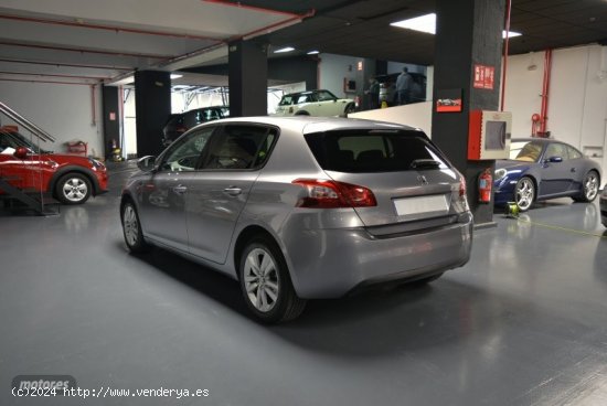 Peugeot 308 1.6 BlueHDi Style 120 de 2017 con 128.000 Km por 10.490 EUR. en Madrid