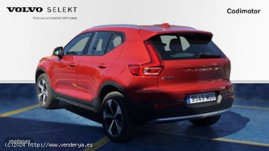 Volvo XC40 XC40 Core, B3 (gasolina), Gasolina de 2022 con 1.001 Km por 38.990 EUR. en Sevilla