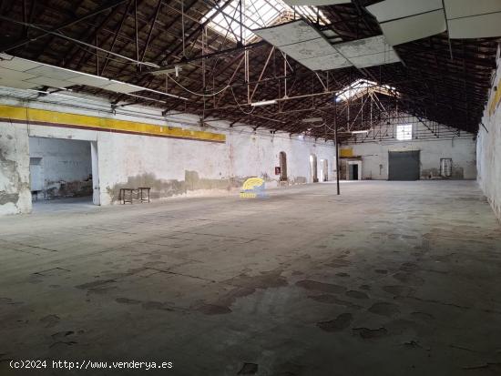 NAVE INDUSTRIAL EN BAJO VIAS - VALENCIA