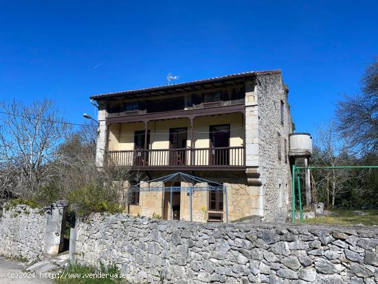  TIPICA CASA DE PIEDRA EN EL BARRIO DE LA IGLESIA -  RUILOBA. - CANTABRIA 