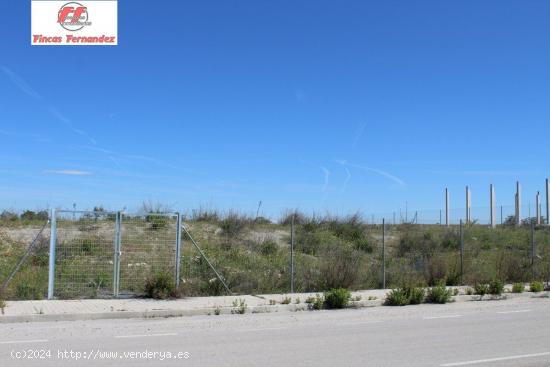 TERRENO INDUSTRIAL DE 5000M2 A LA VENTA - MADRID