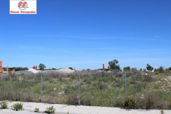 TERRENO INDUSTRIAL DE 5000M2 A LA VENTA - MADRID