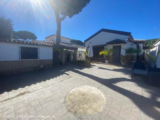 Chalet con piscina a 700 metros del mar, playa La Barrosa - CADIZ