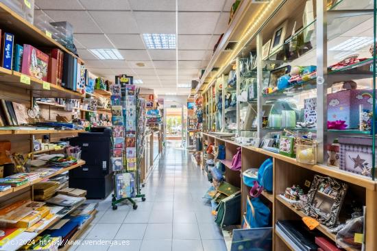 OPORTUNIDAD DE TRASPASO PAPELERIA Y TIENDA EN LAS AMERICAS - SANTA CRUZ DE TENERIFE