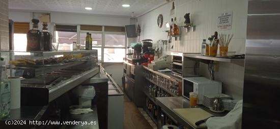 BAR EN PLENO FUNCIONAMIENTO - SE VENDE POR JUBILACION - ALICANTE