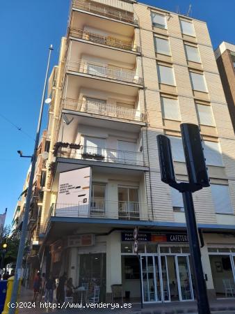 OPORTUNIDAD, SE VENDE ESTUPENDO PISO EN AVD. JUAN CARLOS I - MURCIA