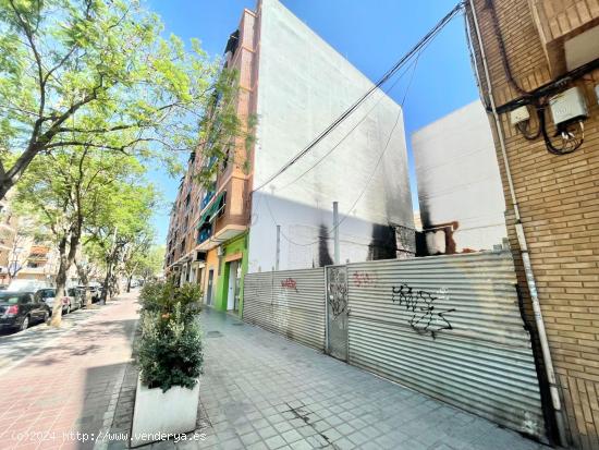 Parcela urbana situada en zona colegio San Enrique / Mercadona de Quart de Poblet - VALENCIA