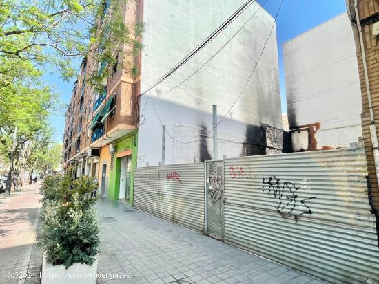 Parcela urbana situada en zona colegio San Enrique / Mercadona de Quart de Poblet - VALENCIA