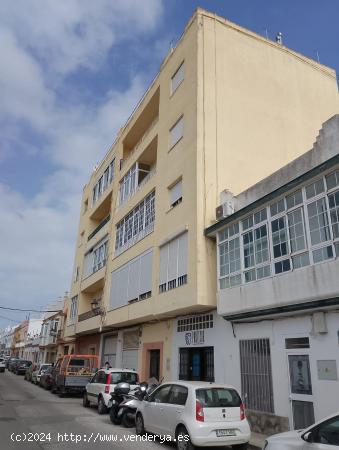 PISO EN EL CENTRO DE TRES DORMITORIOS CON TERRAZA. - CADIZ