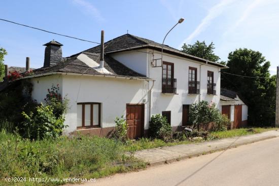 CASA DE ADOBE DE 290 M2 CON FINCA DE 1600 M2 EN CABAÑAS RARAS - LEON