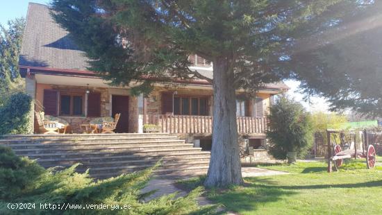  CHALET EN VENTA EN SAN ANDRES DE MONTEJOS - LEON 