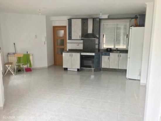 SE VENDE APARTAMENTO SEMINUEVO EN FLORES  DEL SIL - LEON