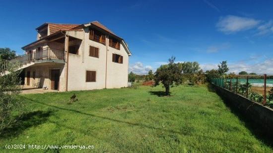 FABULOSO CHALET INDEPENDIENTE EN FUENTESNUEVAS - LEON