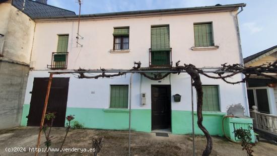 SE VENDE CASA CON TERRENO EN VILLANUEVA DE LA ABADIA - LEON