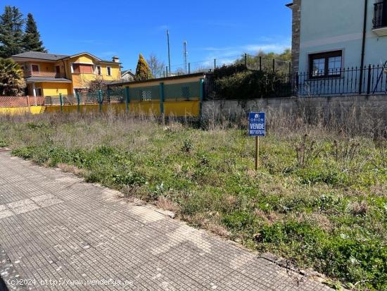 SE VENDE SOLAR EN CACABELOS CON 50 METROS DE FACHADA - LEON