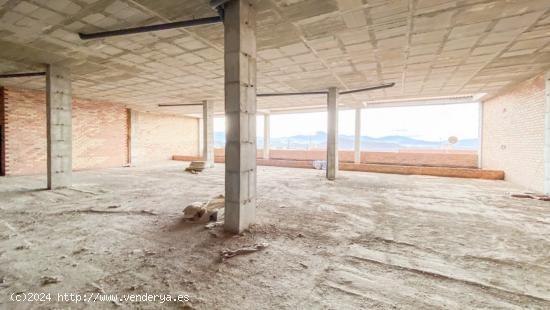 LOCAL COMERCIAL CON TERRAZA EN ALHAURÍN EL GRANDE. MÁLAGA - MALAGA