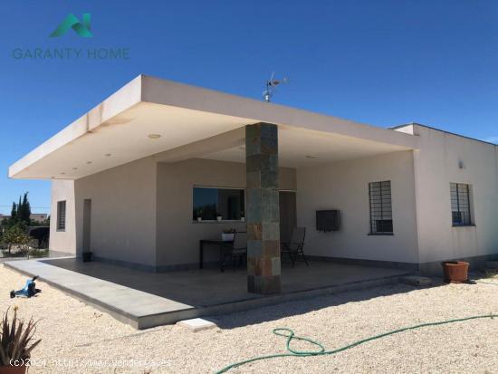  VENTA DE CHALET - ALICANTE 