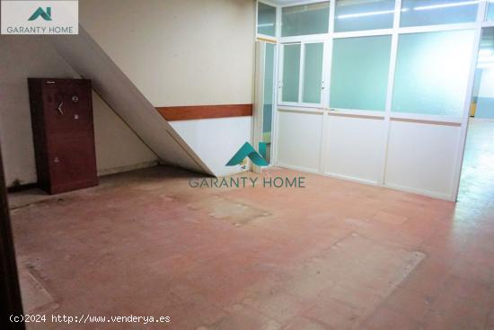 Se vende local comercial en Zona Sants - BARCELONA