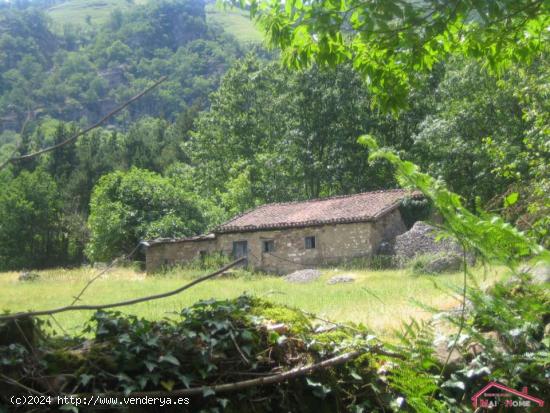 CASERIO CON TERRENO EN SUMBILLA - NAVARRA