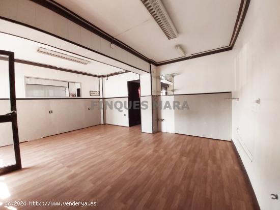 LOCAL COMERCIAL EN ZONA DE PASO...!!!!! - BARCELONA