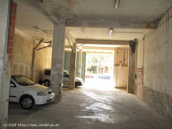 SE VENDE LOCAL COMERCIAL EN AVENIDA DEL PARC ALZIRA - VALENCIA