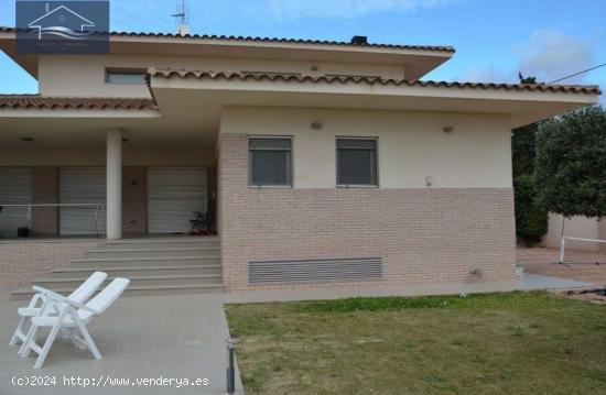 CHALET INDEPENDIENTE EN VENTA EN SAN VICENTE DEL RASPEIG - ALICANTE - ALICANTE