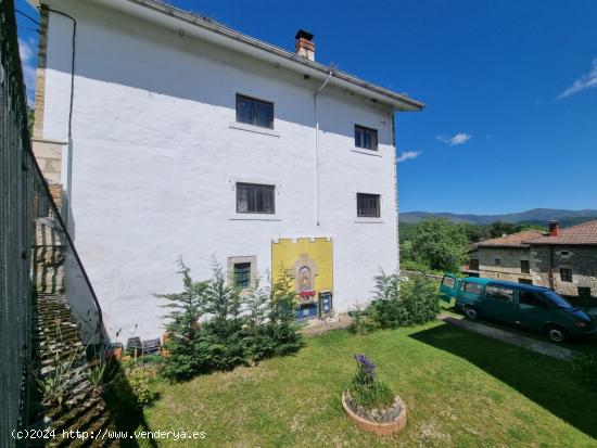 CASONA INDEPENDIENTE CON TERRENO - BURGOS