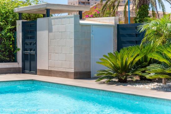 Moderno y contemporáneo chalet muy cerca del mar en Playa Honda - MURCIA