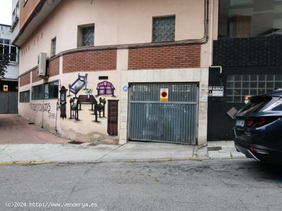  SE ALQUILA BAJO ZONA CORREOS - LEON 