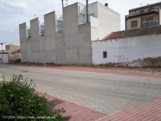 SOLAR EN ZONA MERCADONA - ALICANTE