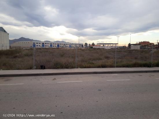 SOLAR INDUSTRIAL EN POLIGONO MOS DEL BOU - ALICANTE