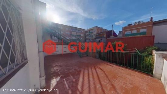  ADOSADO EN VENTA PARA REFORMAR CON GARAJE  EN GAVA - BARCELONA 