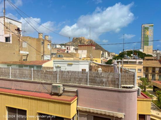 CENTRICO Y LUMINOSO CON VISTAS AL CASILLO Y AL MAR - ALICANTE