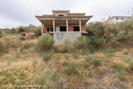  Parcela con estructura en La Zubia - GRANADA 