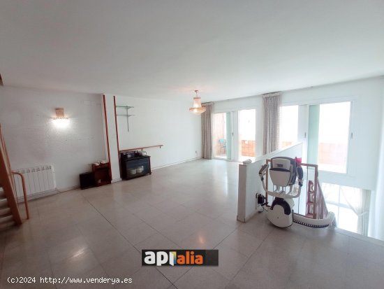 Unifamiliar adosada en venta  en Cornellà de Llobregat - Barcelona