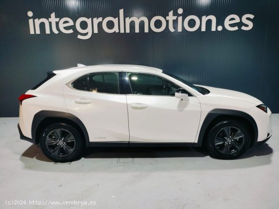 Lexus UX 2.0 250h Business - Lugo