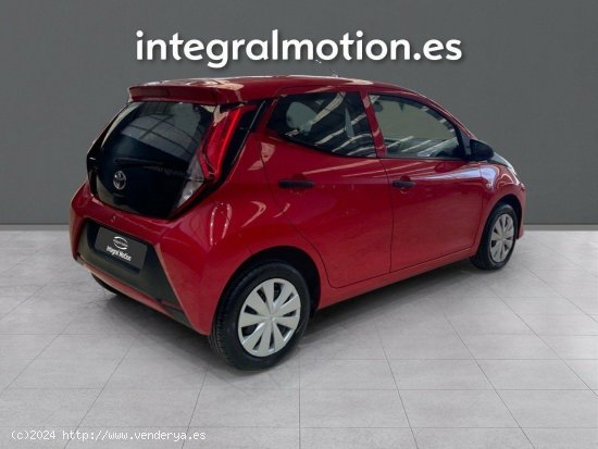 Toyota Aygo 1.0 70 x-play - A Grela