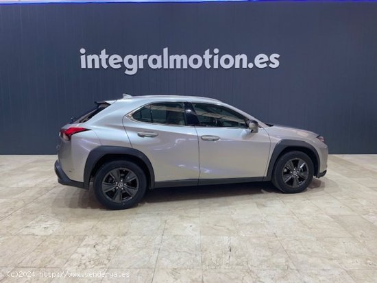 Lexus UX 2.0 250h Business - Sada