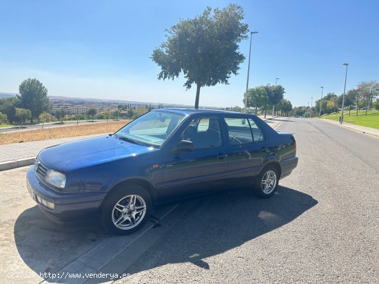 Volkswagen Vento 1.8 CL - Las Quemadas