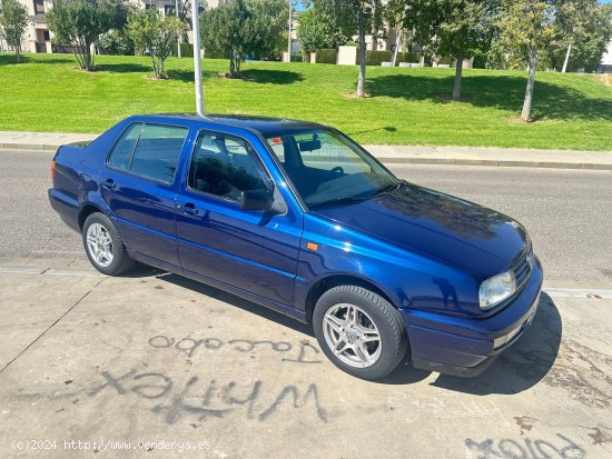 Volkswagen Vento 1.8 CL - Las Quemadas