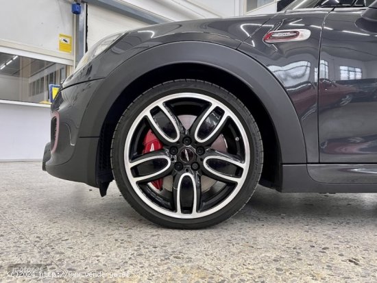 Mini Mini JOHN COOPER WORKS de 2019 con 56.743 Km por 29.990 EUR. en Barcelona