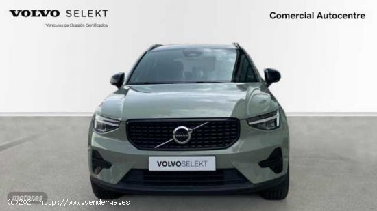 Volvo XC40 Plus, B3 mild hybrid, Gasolina, Dark de 2023 con 24.889 Km por 38.900 EUR. en Barcelona