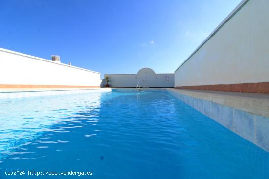  ¡ TERRAZA, PISCINA, GARAJE, AMUEBLADO Y LISTO PARA ENTRAR, QUE MAS SE PUEDE PEDIR ! - ALICANTE 