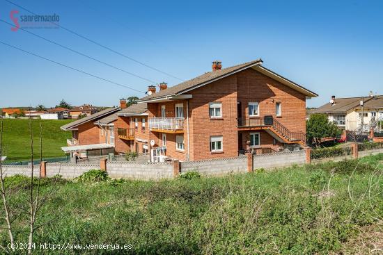 Chalet en esquina en El Astillero - CANTABRIA