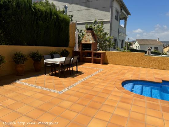 PRECIOSO CHALET INDEPENDIENTE CON PISCINA EN EL OASIS - TARRAGONA