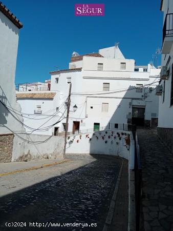 CASA INDEPENDIENTE EN ALCALA DE LOS GAZULES - CADIZ