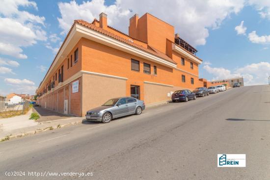  LOCAL COMERCIAL DE 129 M2 EN LA GRAN URBANIZACIÓN DE LA CALLE DULCINEA EN RECAS POR SOLO 23.000€. 